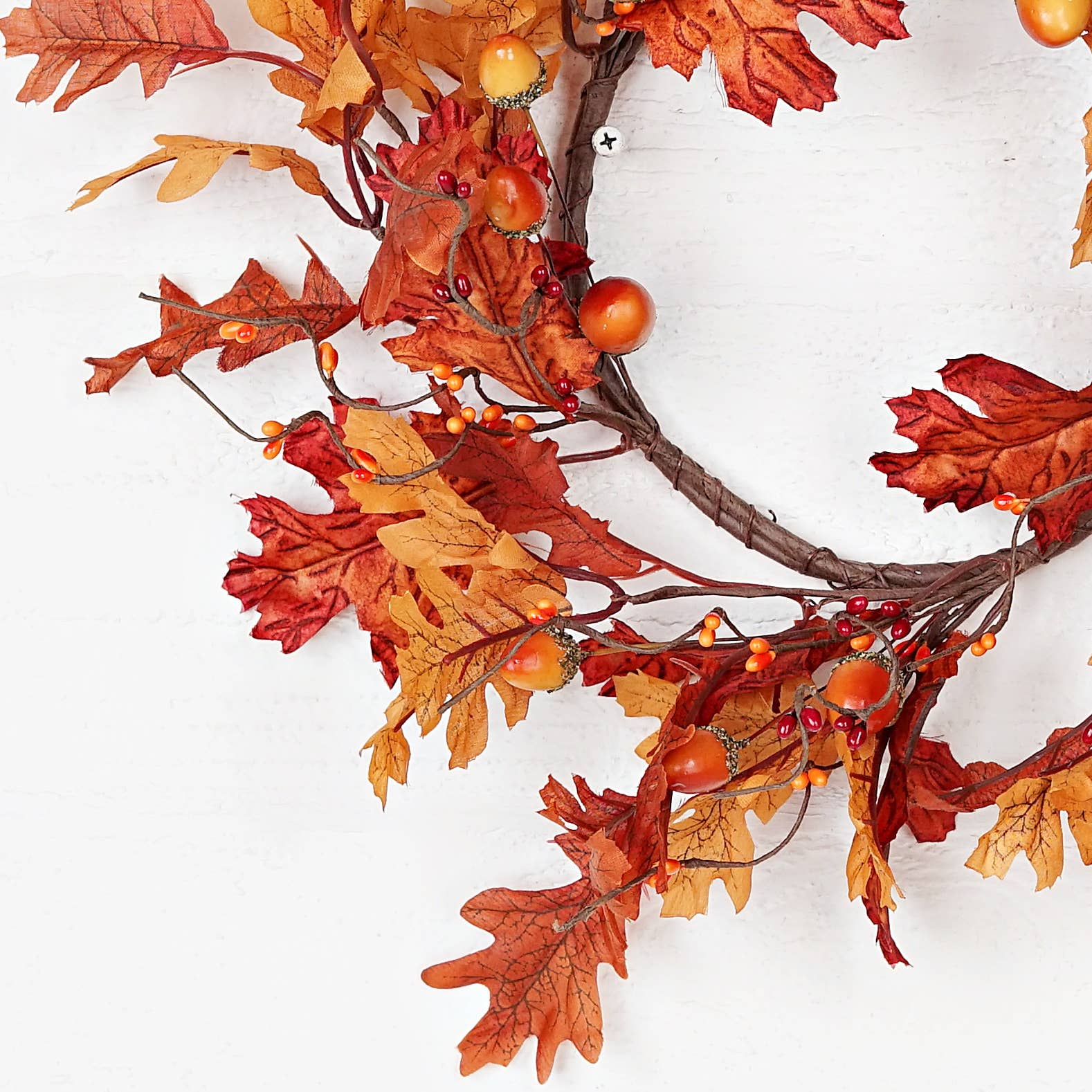 Fall Mix Wreath w. oak leaves 14-inch(6.5)